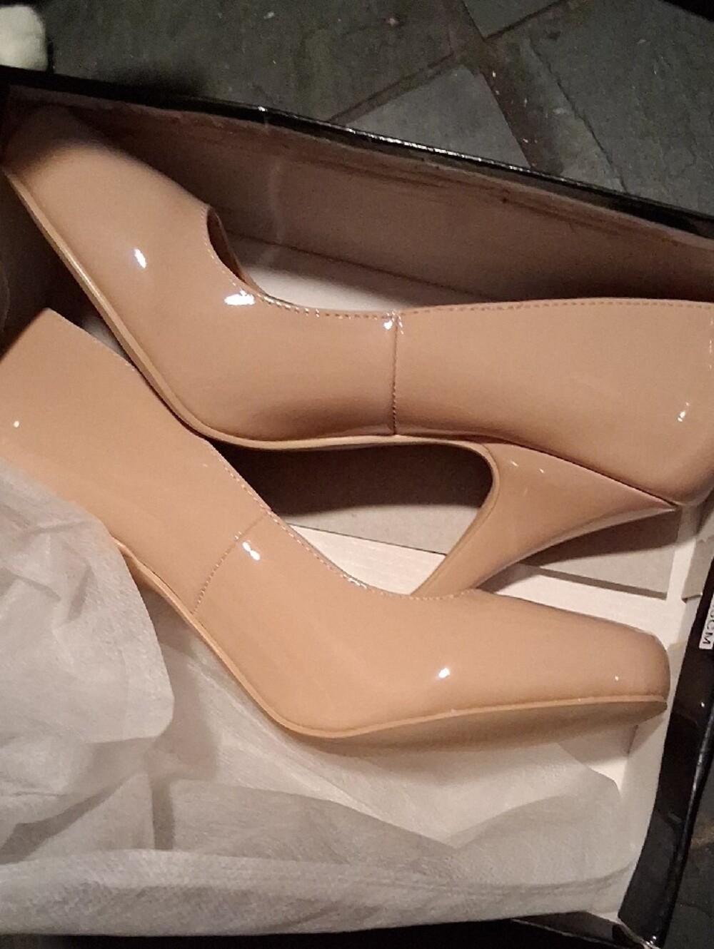 Mila Lady Nude Patent Leather Pointed Toe Stiletto Pumps - Picture 5 of 8
